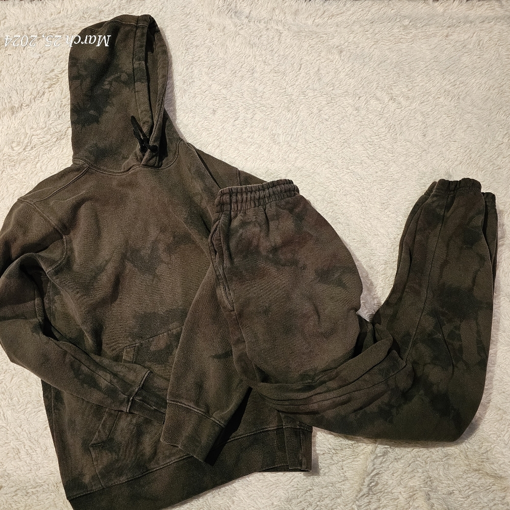 Men's hoodie and pants set